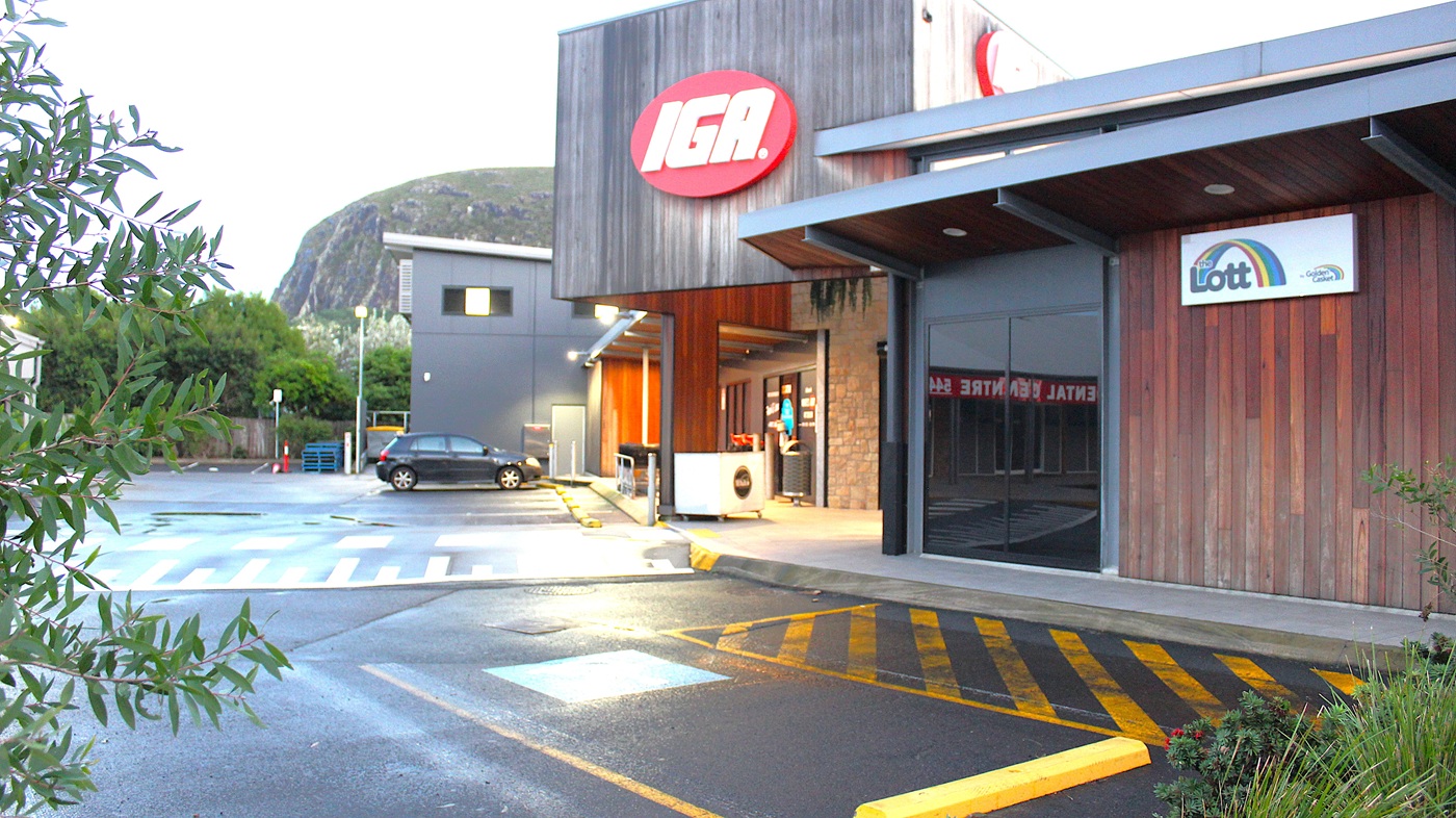 White's IGA Mt Coolum is set within a community shopping village with carparking directly adjoining the store. A pedestrian crossing connects to other shops in the village and provides a step free access from the car park into the store. There is one accessible car space positioned directly out the front of the store entrance. The store is readily identifiable from David Low Way. White's IGA Mt Coolum is set within a community shopping village with carparking directly adjoining the store. A pedestrian crossing connects to other shops in the village and provides a step free access from the car park into the store. There is one accessible car space positioned directly out the front of the store entrance. The store is readily identifiable from David Low Way.